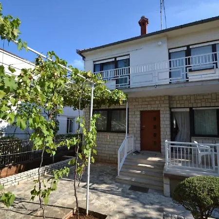 아파트 Ruza - Comfortable 2 Bedrooms 자다르